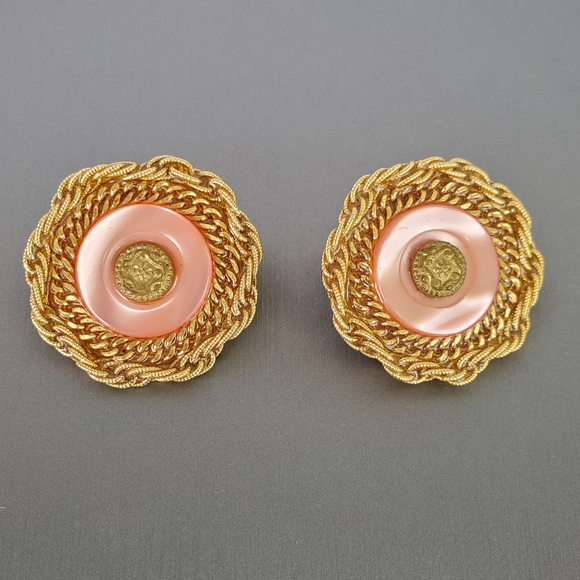 Vintage Patti Horn Pink Pearlescent Disc Earrings… - Picture 12 of 15